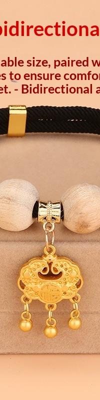 Camphor Wood Cat Collar with Natural Flea Defense & Bell — detail view