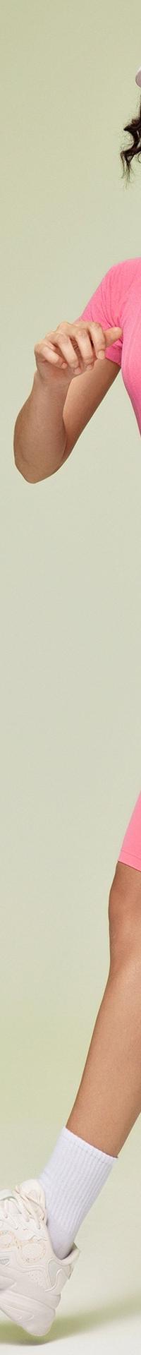 Women's Breathable Slim-Fit Tee for Running & Yoga — detail view
